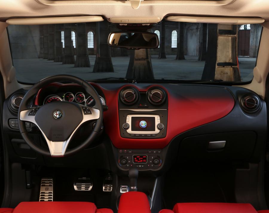 Торпедо Alfa Romeo MiTo (955) 2013 года  (фото 6 из 29)